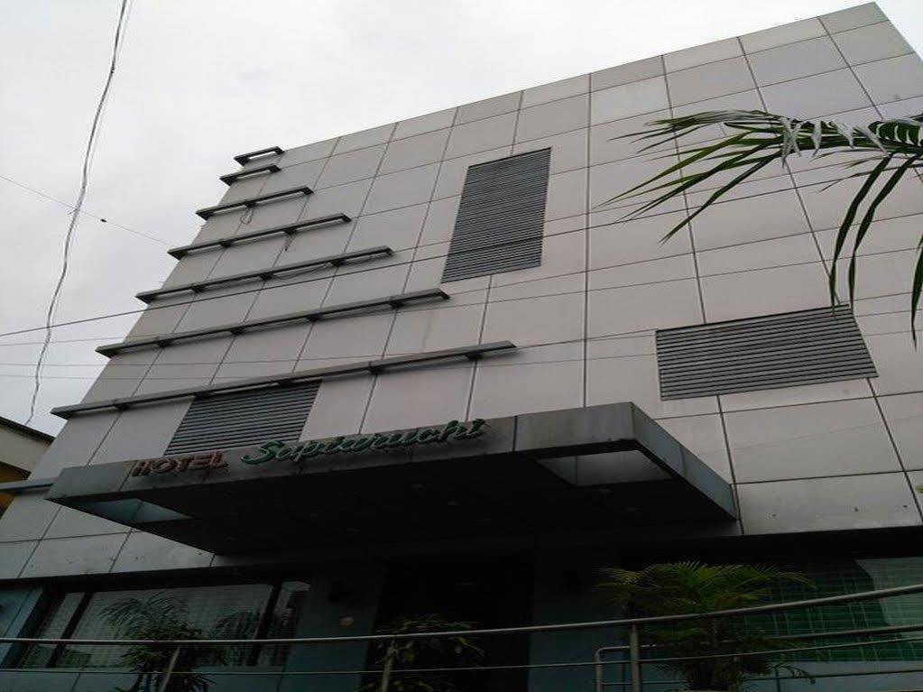 Oyo 24197 Saptaruchi Hotel Pimpri-Chinchwad Kültér fotó