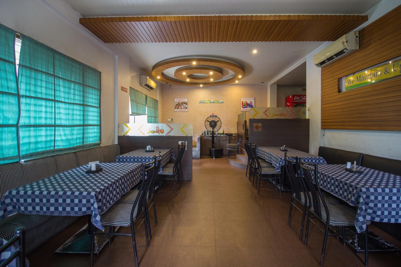 Oyo 24197 Saptaruchi Hotel Pimpri-Chinchwad Kültér fotó