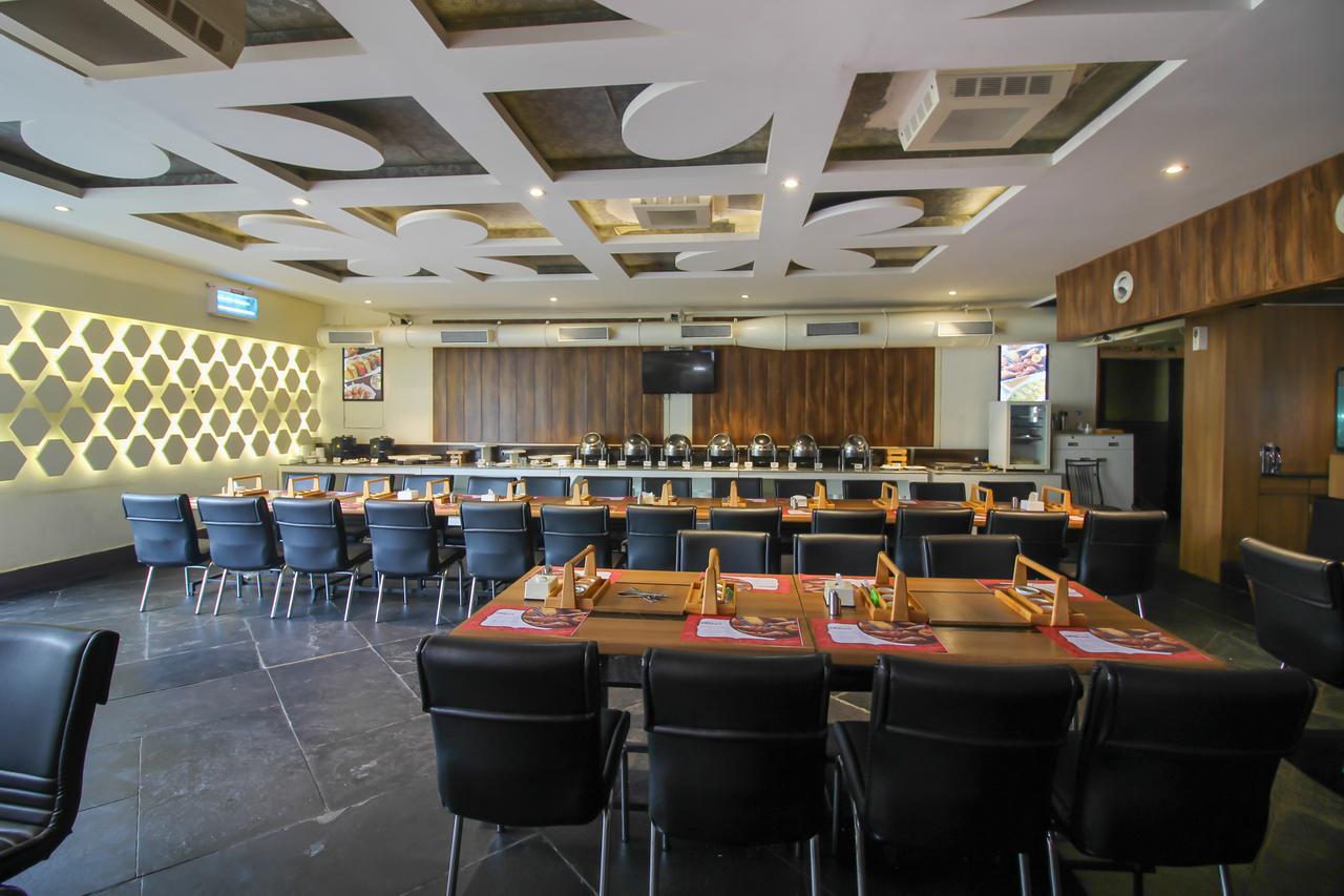 Oyo 24197 Saptaruchi Hotel Pimpri-Chinchwad Kültér fotó