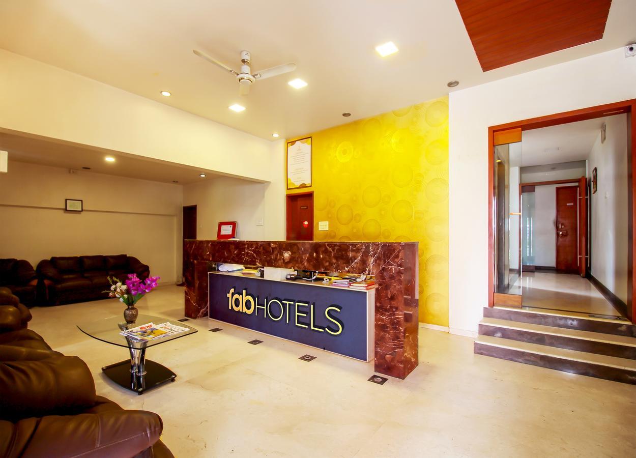 Oyo 24197 Saptaruchi Hotel Pimpri-Chinchwad Kültér fotó