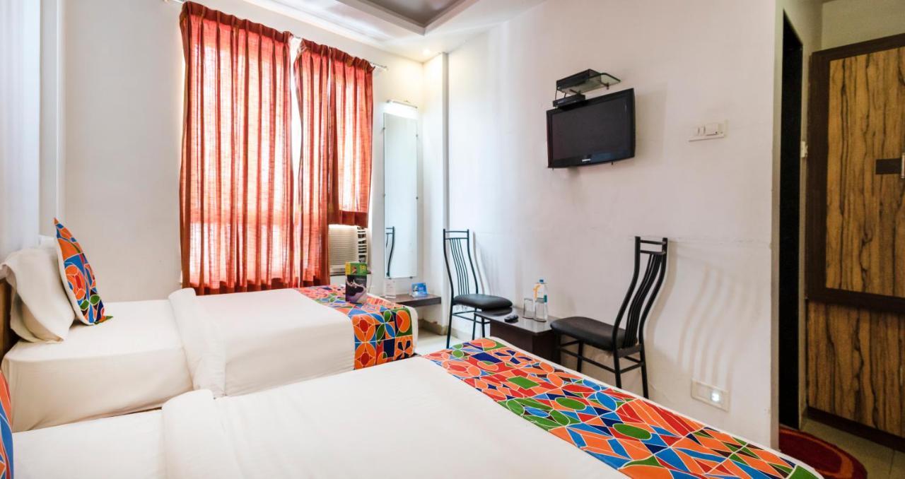 Oyo 24197 Saptaruchi Hotel Pimpri-Chinchwad Kültér fotó