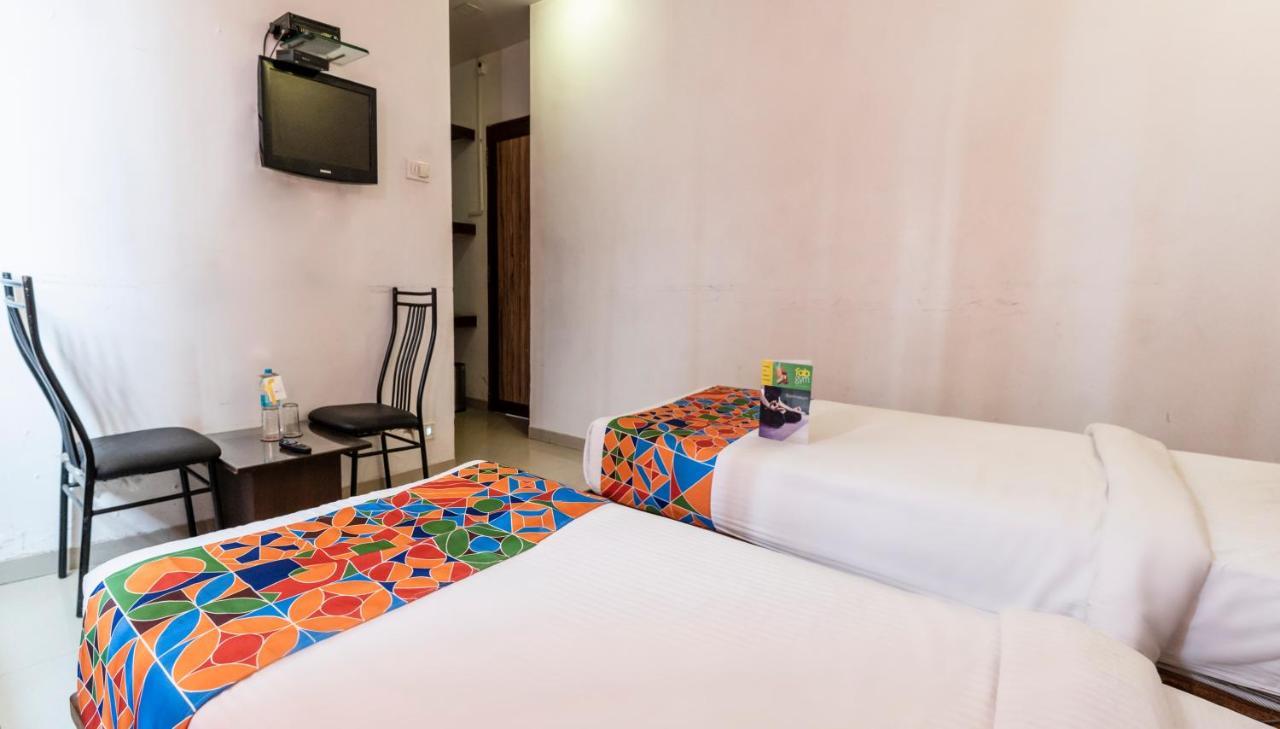 Oyo 24197 Saptaruchi Hotel Pimpri-Chinchwad Kültér fotó