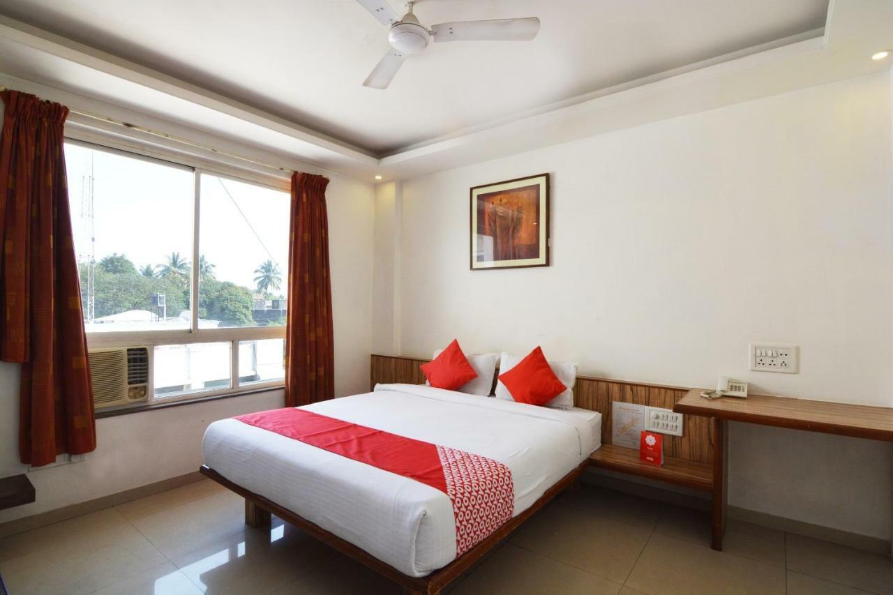 Oyo 24197 Saptaruchi Hotel Pimpri-Chinchwad Kültér fotó